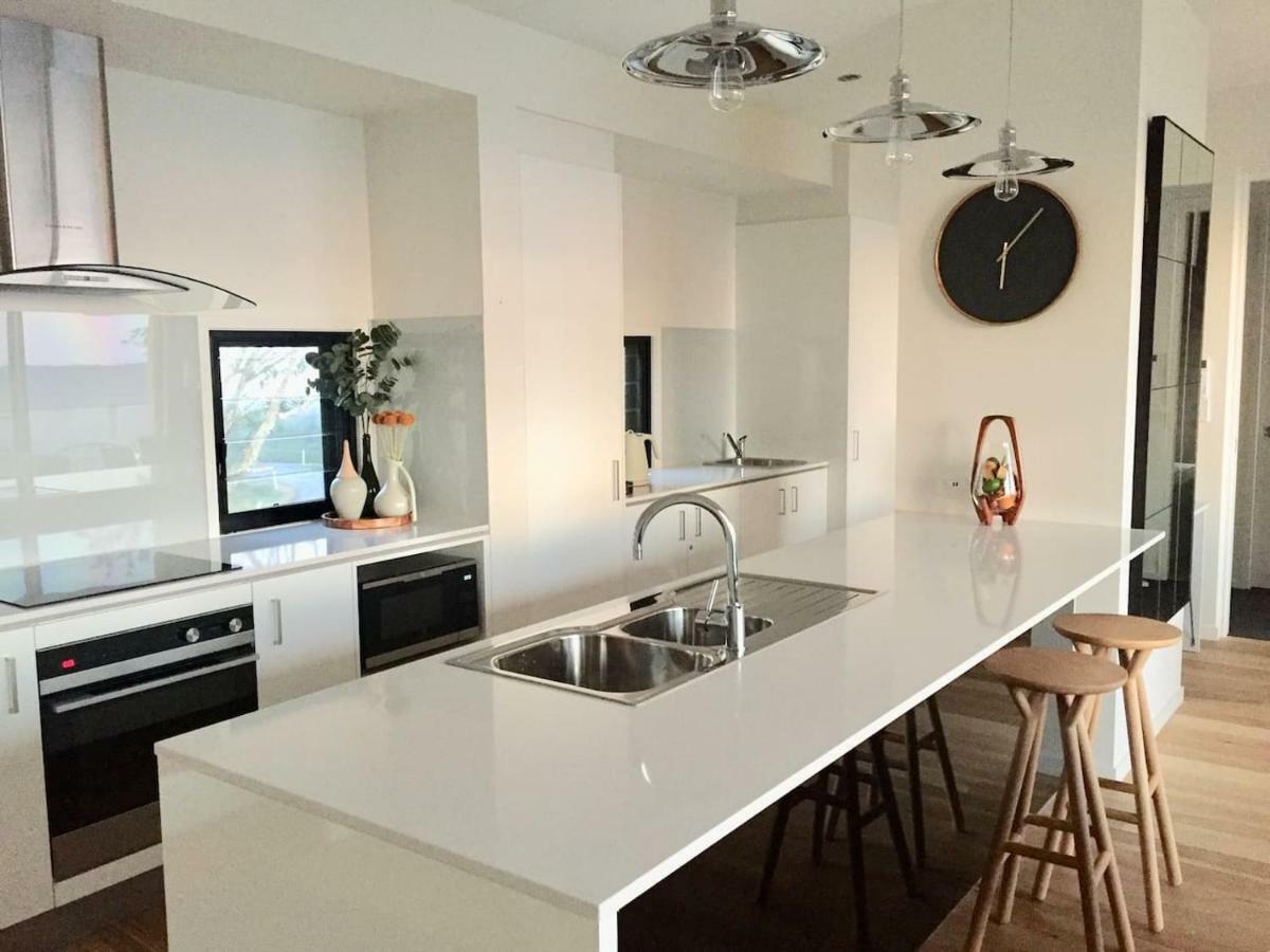 Scandinavian - - One Bedroom *